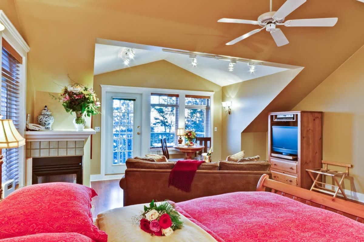Bonniebrook Lodge Gibsons Dış mekan fotoğraf