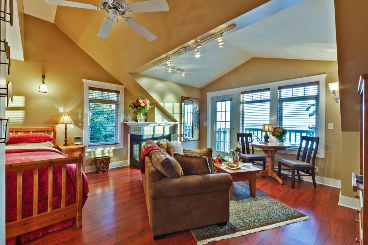 Bonniebrook Lodge Gibsons Dış mekan fotoğraf